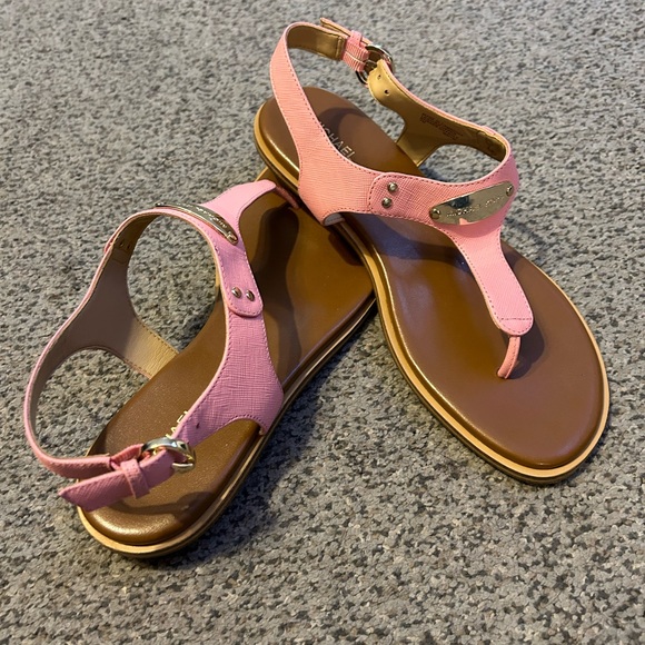 Michael Kors Plate 🎀 pink sandals - Picture 5 of 6